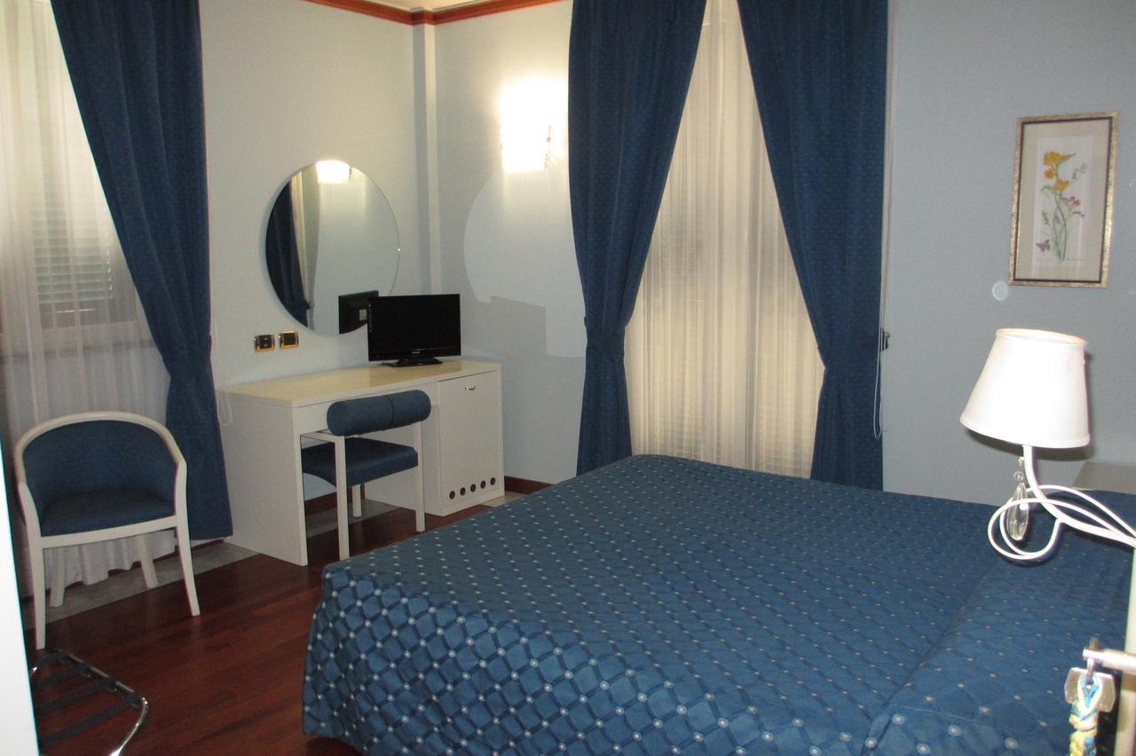 מונליה Villa Argentina מראה חיצוני תמונה