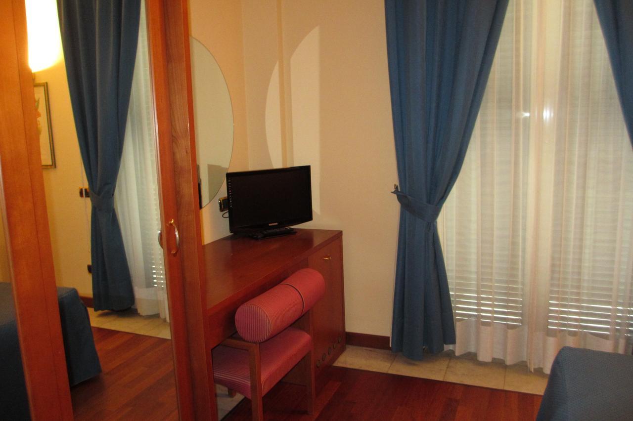 מונליה Villa Argentina מראה חיצוני תמונה